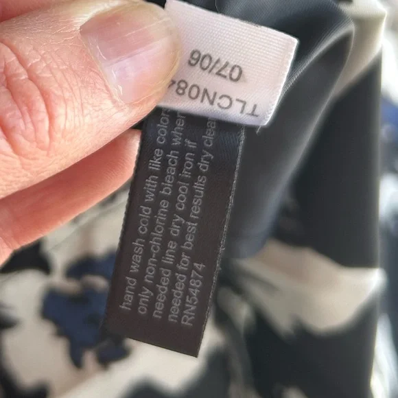 The Limited, black dress, v-neck, tank top, size 6 - Picture 6 of 11